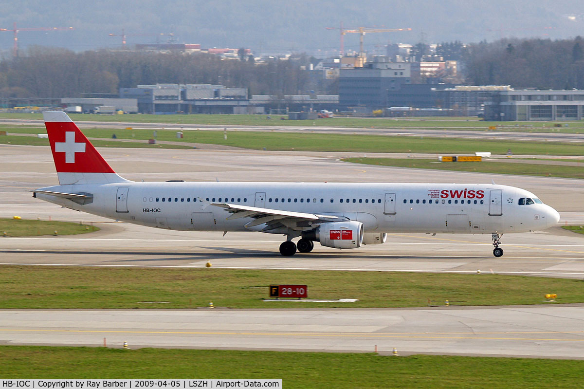 HB-IOC, 1995 Airbus A321-111 C/N 520, Airbus A321-111 [0520] (Swiss International Air Lines) Zurich~HB 05/04/2009