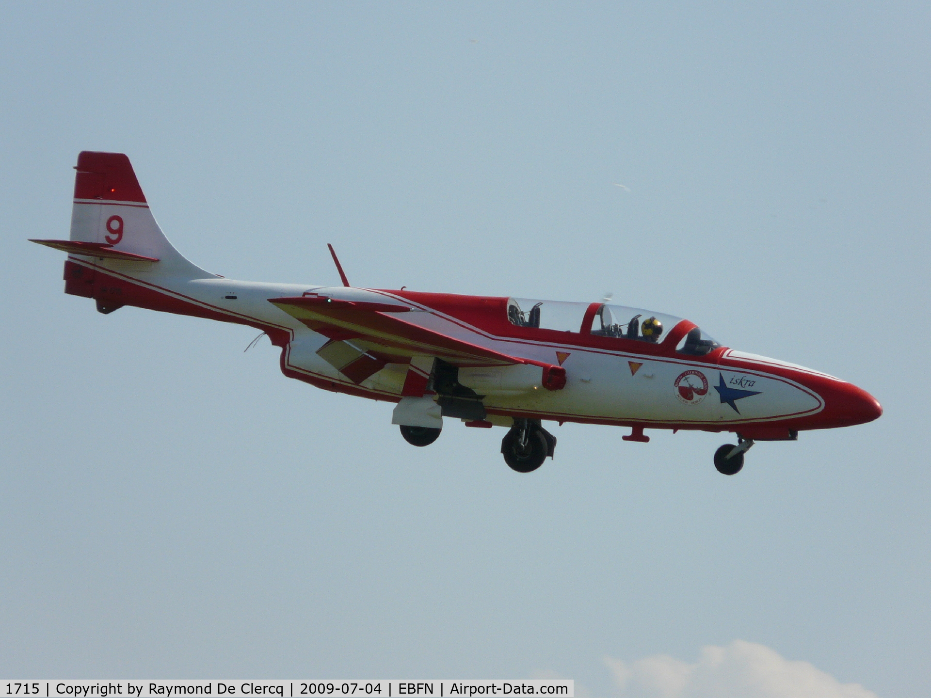 1715, PZL-Mielec TS-11 Iskra bis DF C/N 3H-1715, Landing after flying display at the Koksijde Airshow 2009.