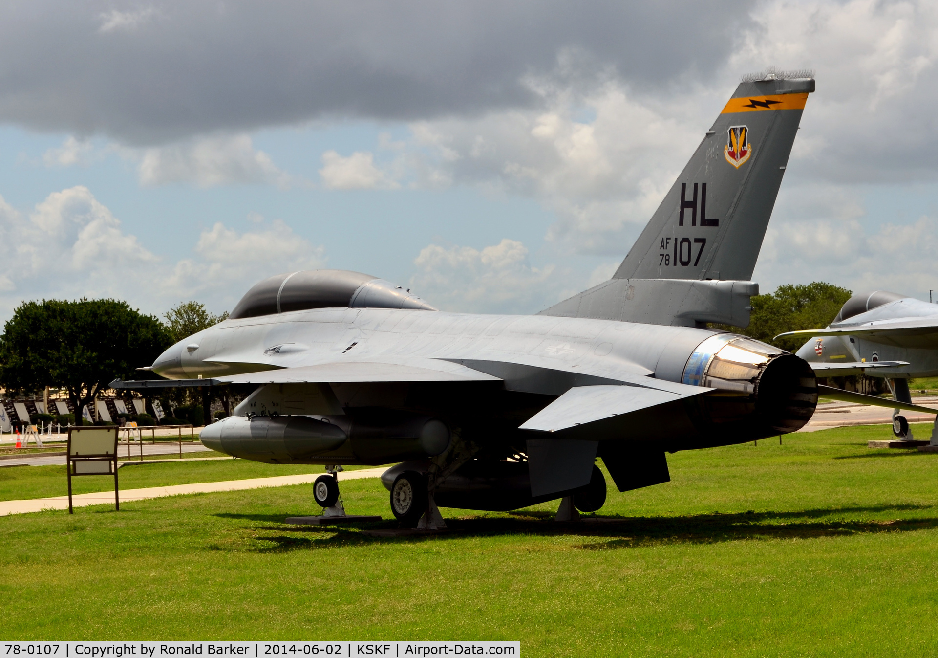 78-0107, 1978 General Dynamics F-16B Fighting Falcon C/N 62-33, LMTC parade field