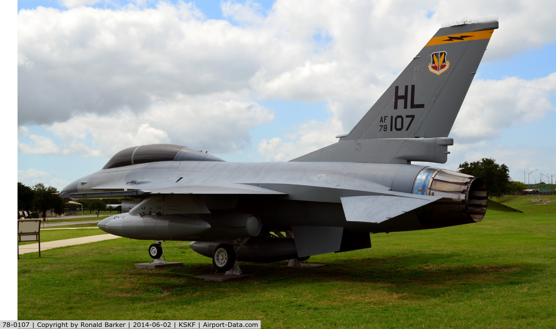 78-0107, 1978 General Dynamics F-16B Fighting Falcon C/N 62-33, LMTC parade field
