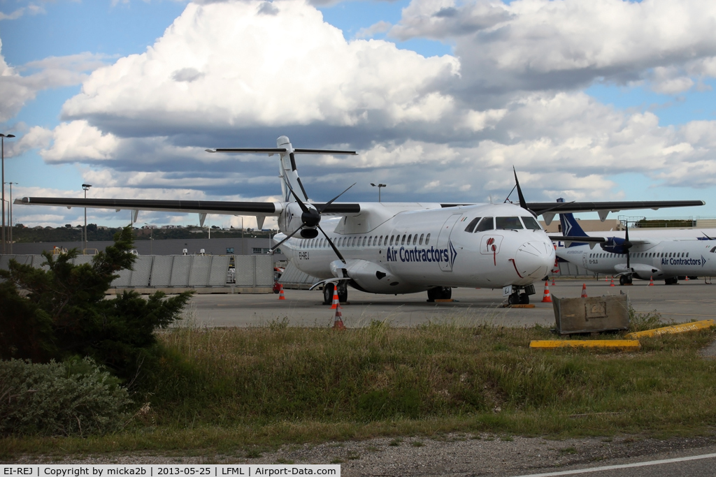 EI-REJ, 1989 ATR 72-201 C/N 126, Parked