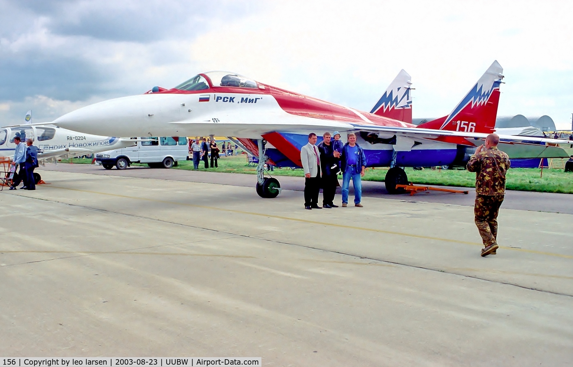 156, Mikoyan-Gurevich MiG-29M OVT C/N 29609055561, Zhukovsky Moscow 23.8.03 in Swift Aerobatic team c/s.