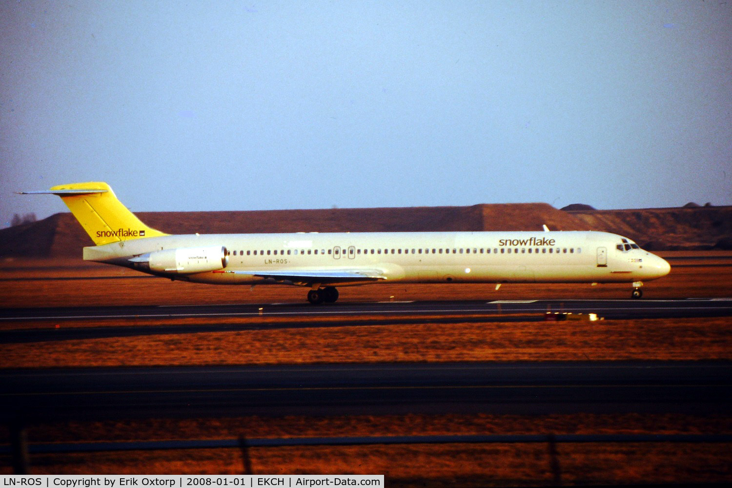 LN-ROS, 1986 McDonnell Douglas MD-83 (DC-9-83) C/N 49421, LN-ROS taking off MAR04. CPH MAR04