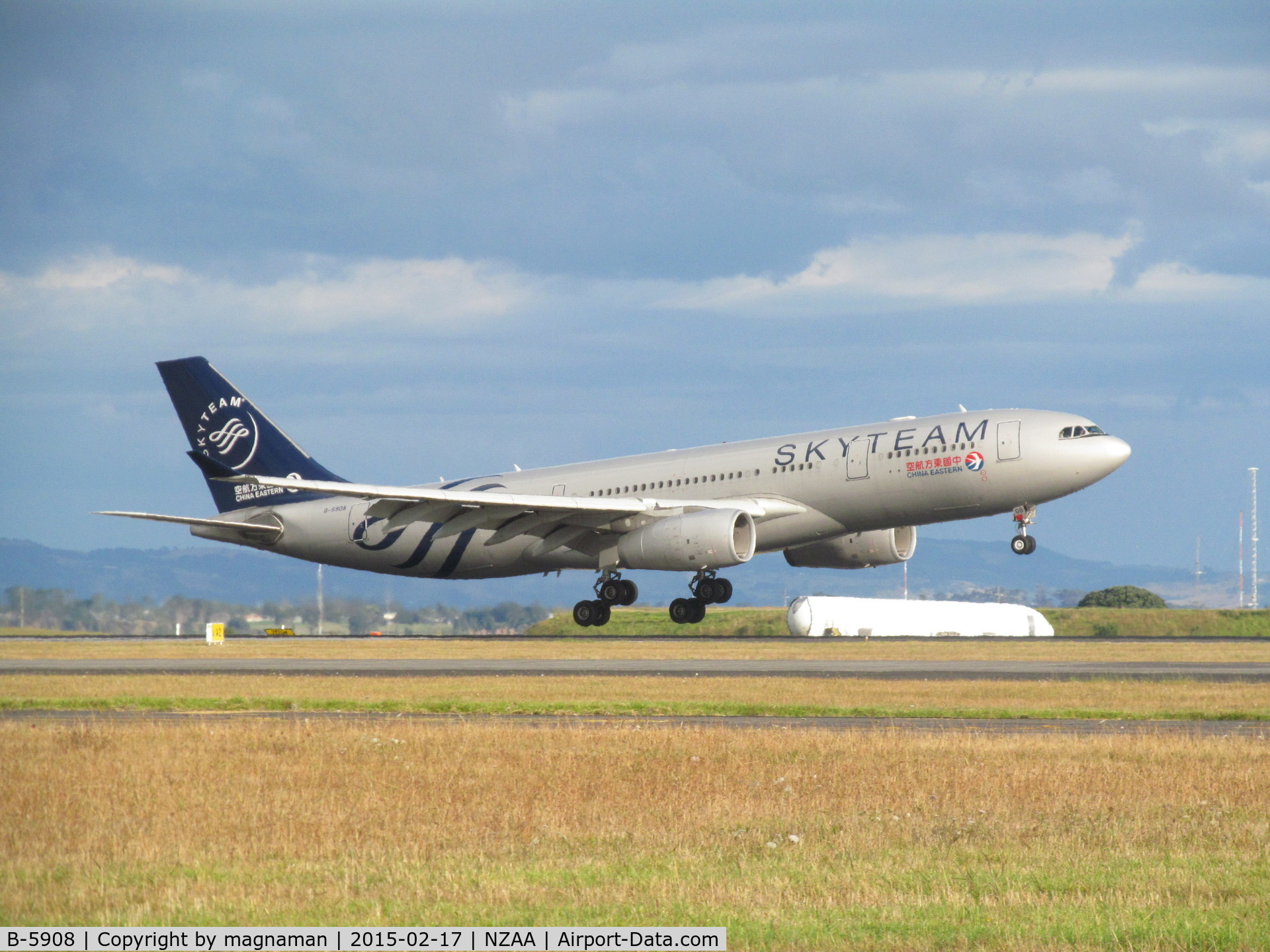 B-5908, 2012 Airbus A330-243 C/N 1372, touchdown at AKL - daily afternoon flight from china.