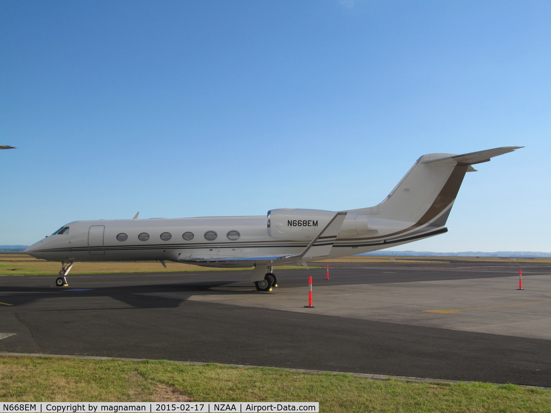 N668EM, 2013 Gulfstream Aerospace GIV-X (G450) C/N 4299, in at AKL - first time visitor. May be based in Asia?