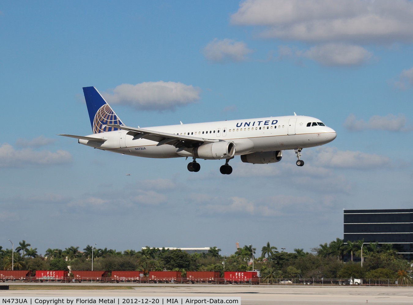 N473UA, 2001 Airbus A320-232 C/N 1469, United A320