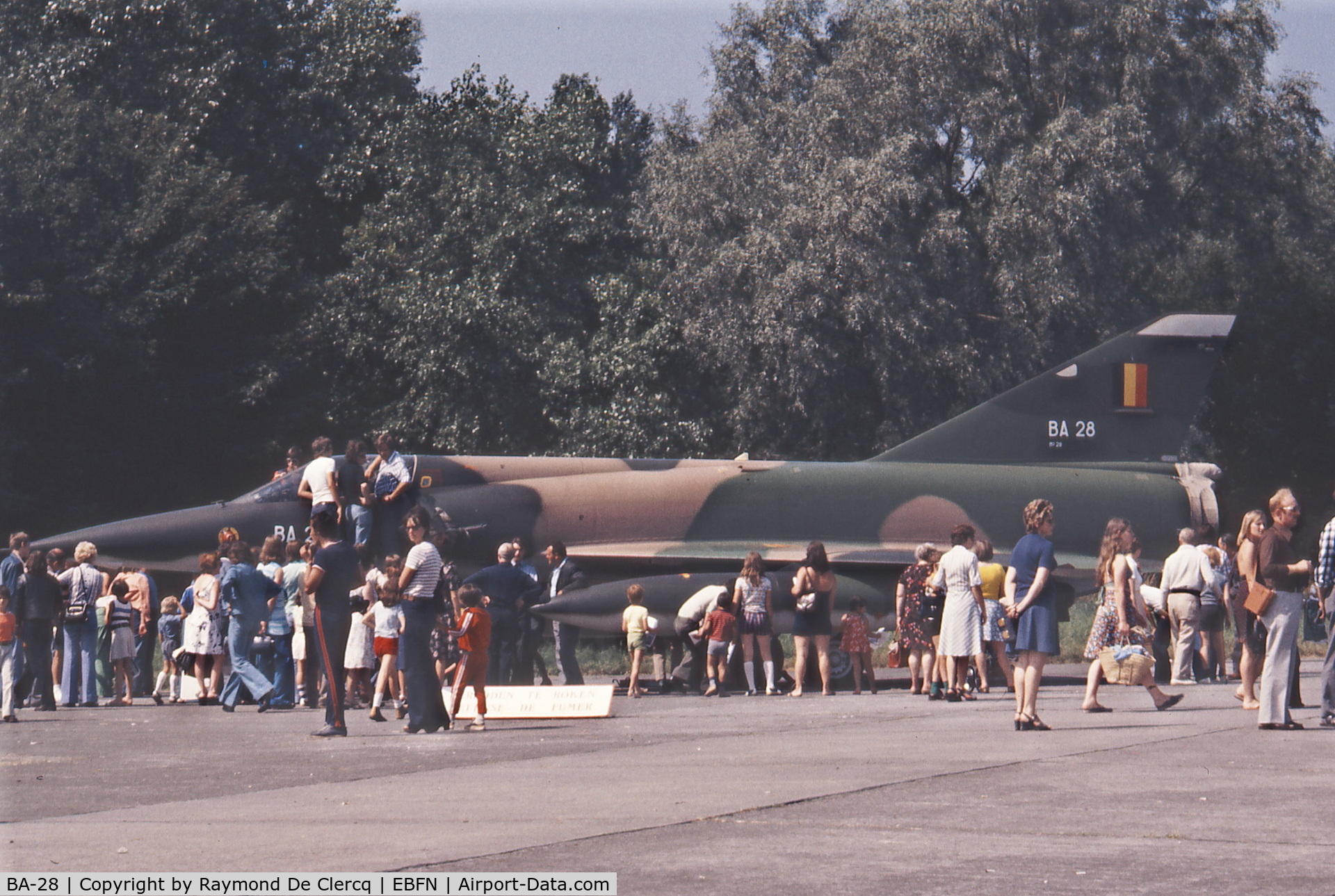 BA-28, 1971 Dassault Mirage 5BA C/N 28, Static display at Koksijde AB on an open day around 1975.
BA-28 crashed at Schleiden (Germany) on 1979-05-16 due to an engine failure.