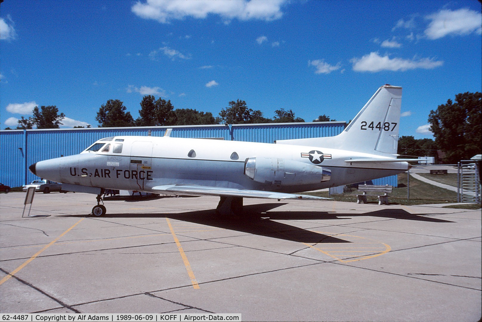 62-4487, 1962 North American CT-39A Sabreliner C/N 276-40, At the old Strategic Air Command Museum, Omaha, Nebraska in 1989.