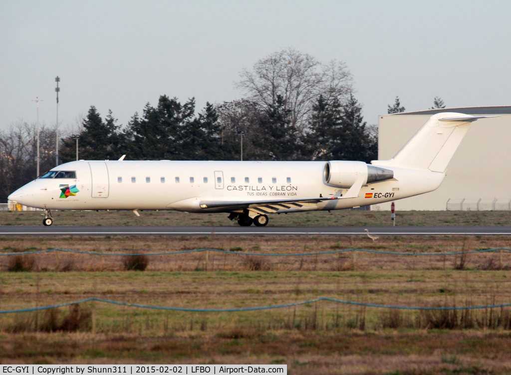 EC-GYI, 1998 Canadair CRJ-200ER (CL-600-2B19) C/N 7249, Ready for depature rwy 32R... Iberia c/s removed