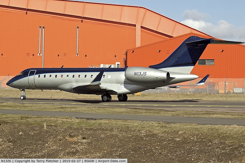 N13JS, 2005 Bombardier BD-700-1A10 Global Express C/N 9185, Bombardier BD-700-1A10, c/n: 9185 at Luton
