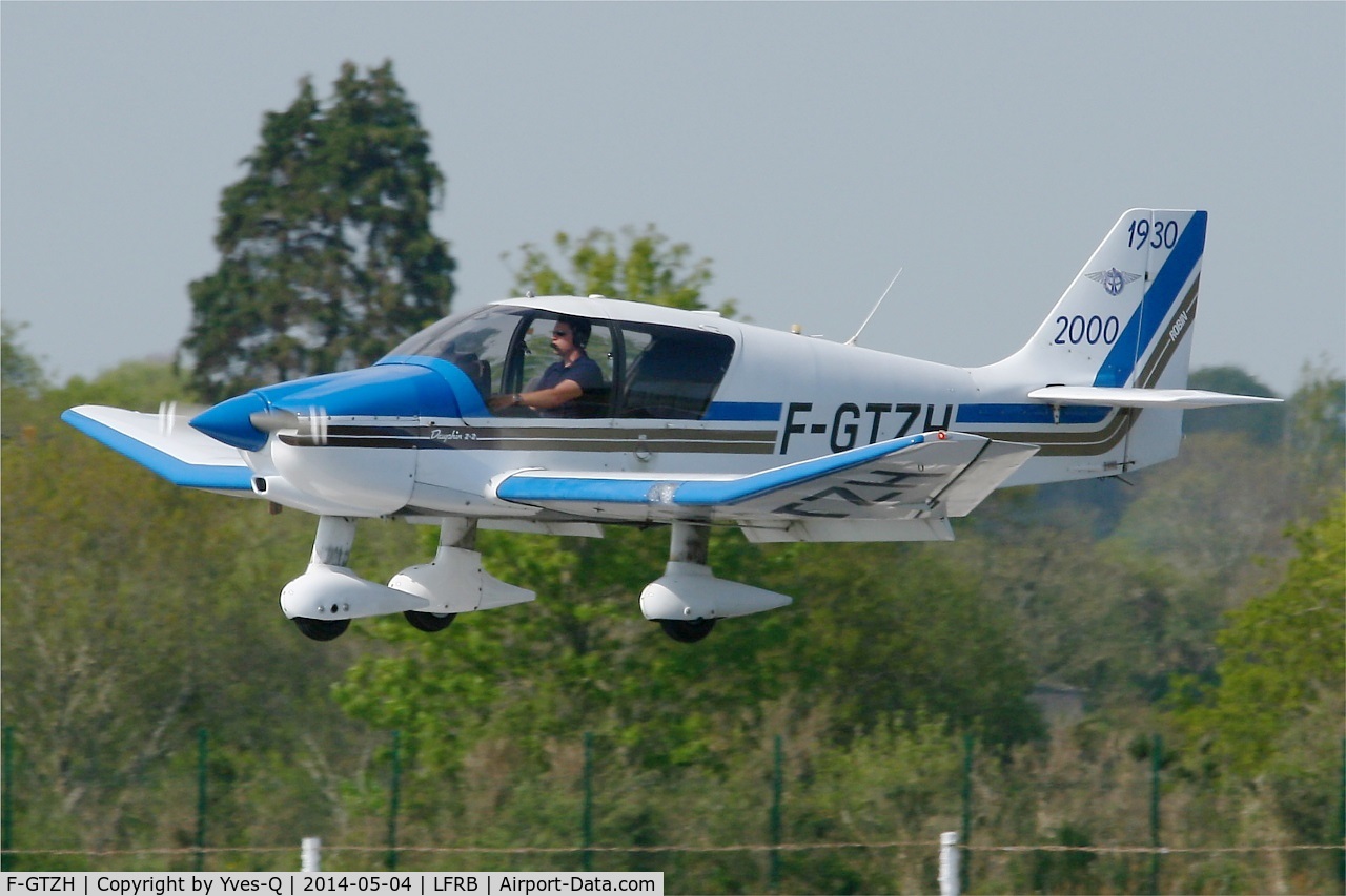 F-GTZH, Robin DR-400-120 Petit Prince C/N 2455, Robin DR-400-120 Petit Prince, On final Rwy 25L, Brest-Bretagne Airport (LFRB-BES)