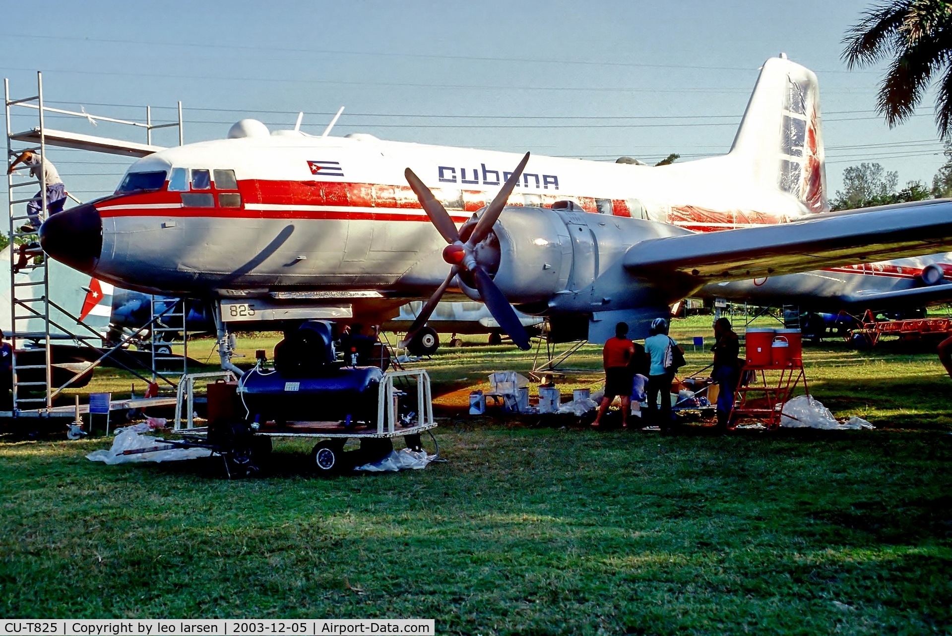 CU-T825, Ilyushin Il-14P C/N Not found CU-T825, Museo del Aire Havana 5.12.03 duing  painting
Work.