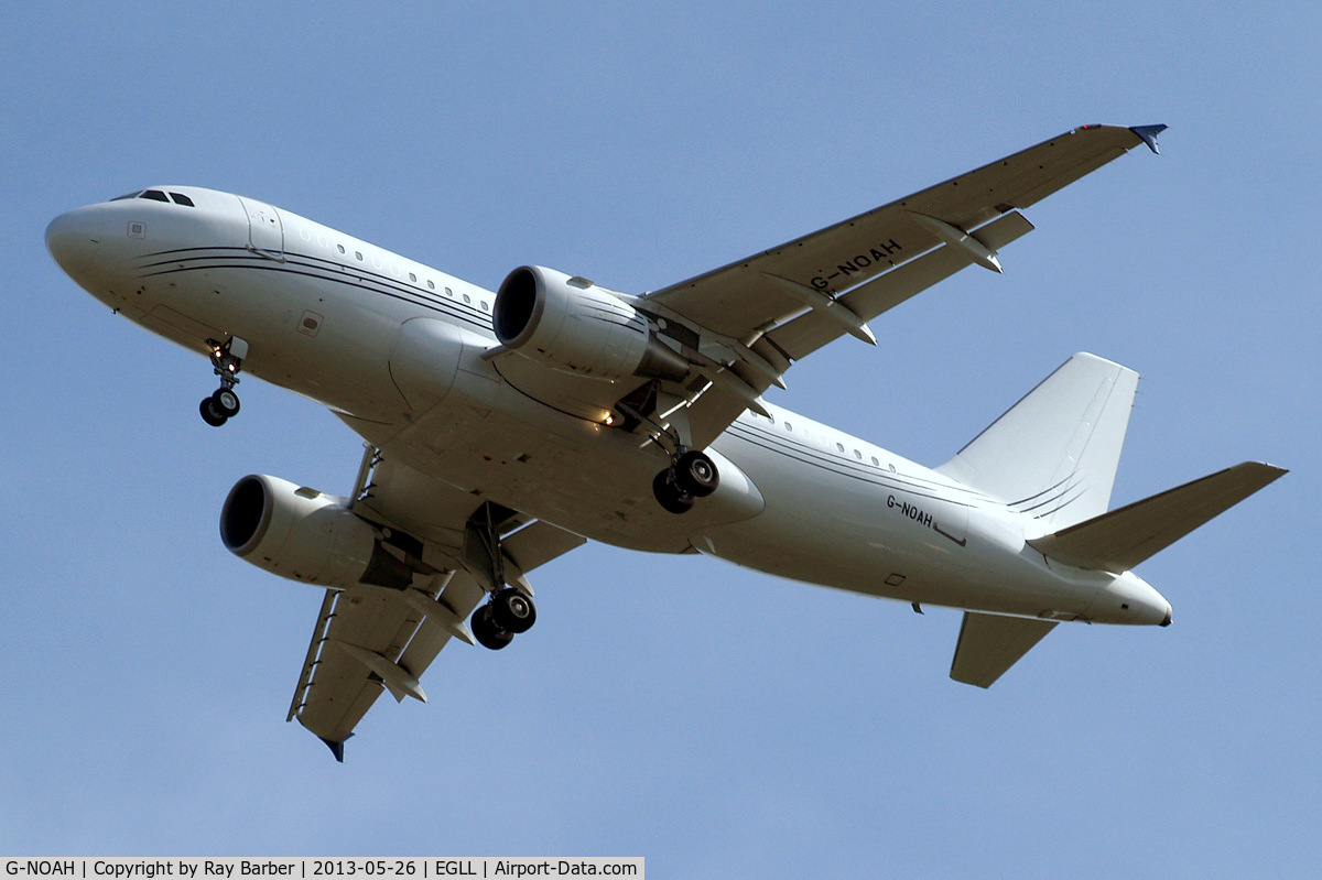 G-NOAH, 2009 Airbus A319-115CJ C/N 3826, Airbus A319-115CJ [3826] Home~G 26/05/2013. On approach 27R.