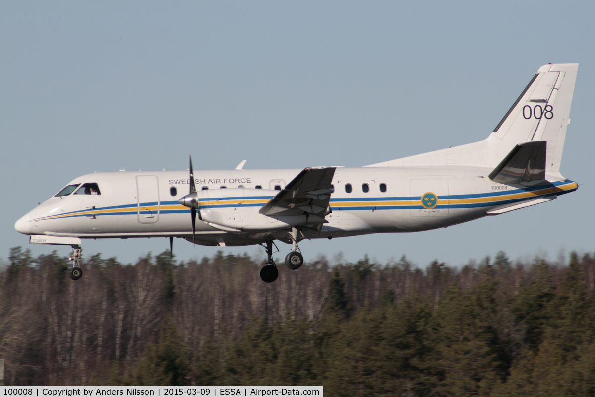 100008, 1995 Saab Tp100C (340BPlus) C/N 340B-367, On short final runway 26.