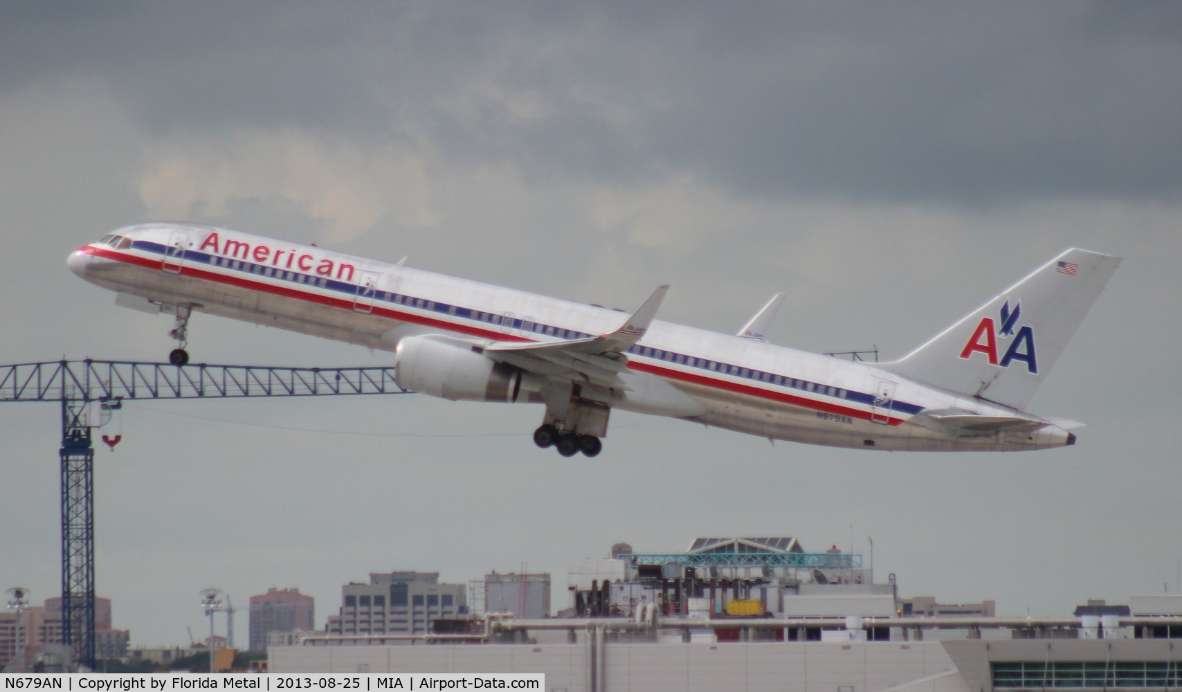 N679AN, 1999 Boeing 757-223F C/N 29589, American