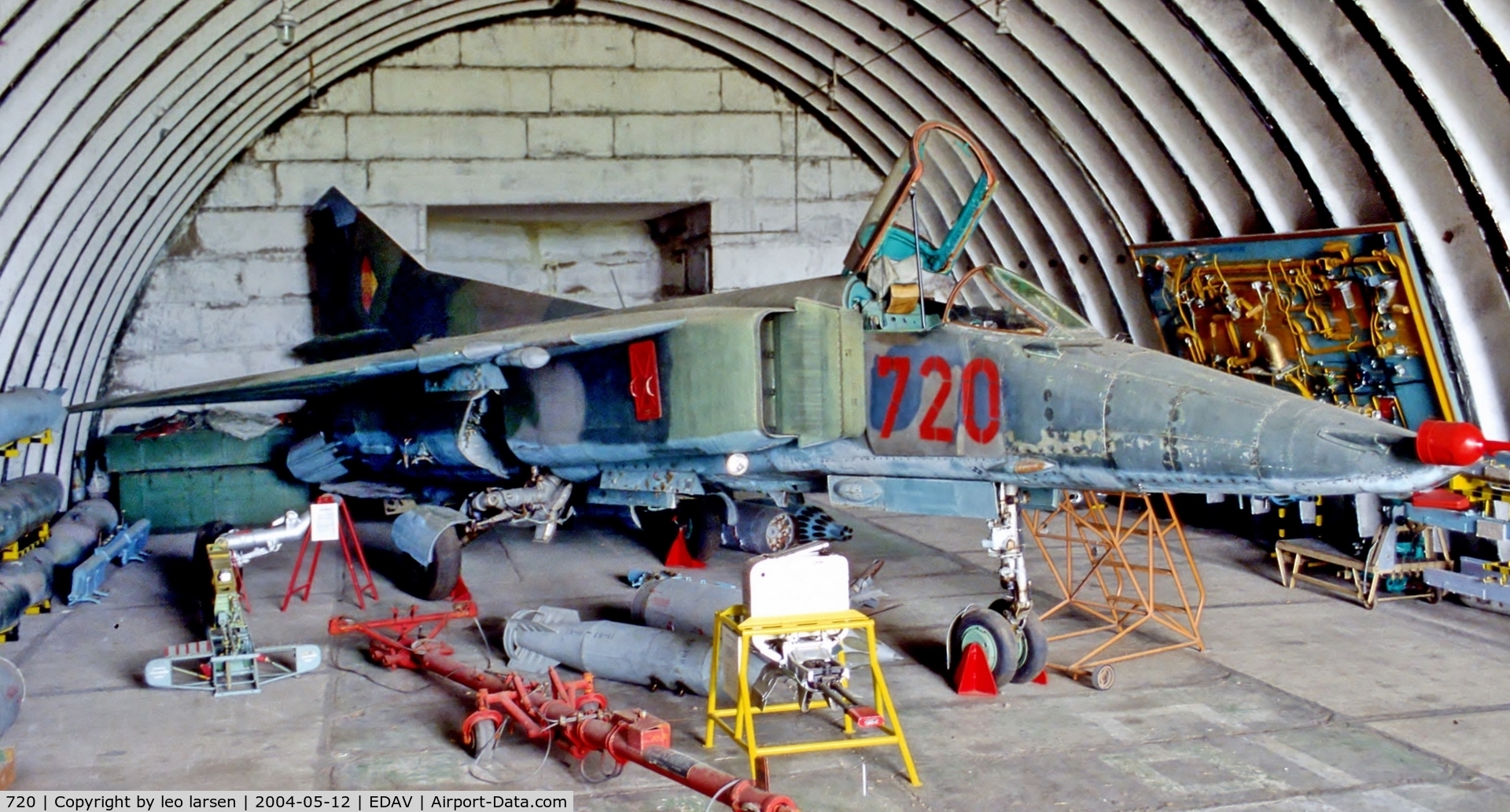 720, 1981 Mikoyan-Gurevich MiG-23BN C/N 039315732, Finow Air Museum Germany 12.5.04