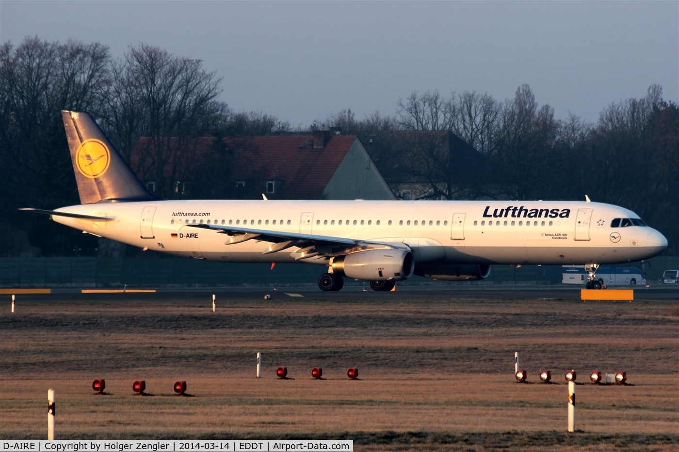 D-AIRE, 1994 Airbus A321-131 C/N 0484, Expecting a take off on rwy 26R...
