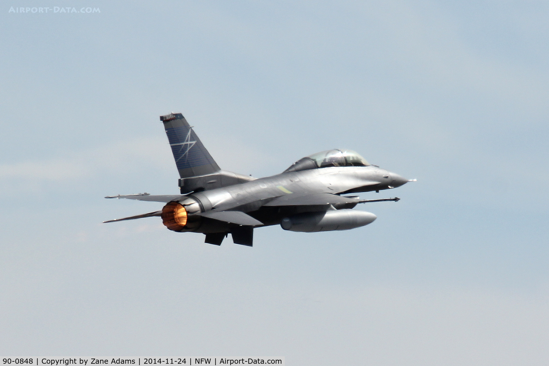 90-0848, 1990 General Dynamics F-16D Fighting Falcon C/N CD-15, Lockheed's company F-16 departing NAS Fort Worth