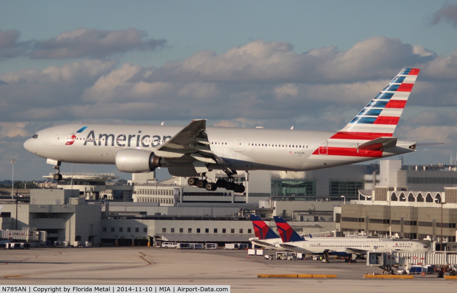 N785AN, 2000 Boeing 777-223/ER C/N 30005, American