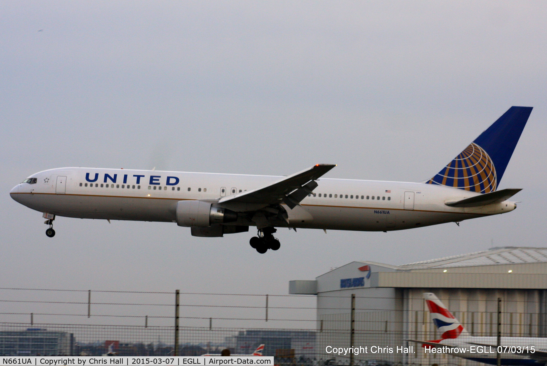 N661UA, 1993 Boeing 767-322 C/N 27158, United