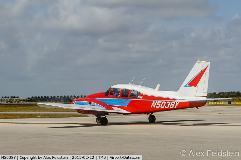 N5038Y, 1962 Piper PA-23-250 Aztec C/N 27-2044, Miami Executive Airport
