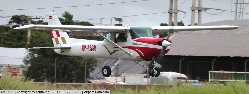 CP-1538, 1979 Cessna 152 C/N 15282788, Landing at El Trompillo