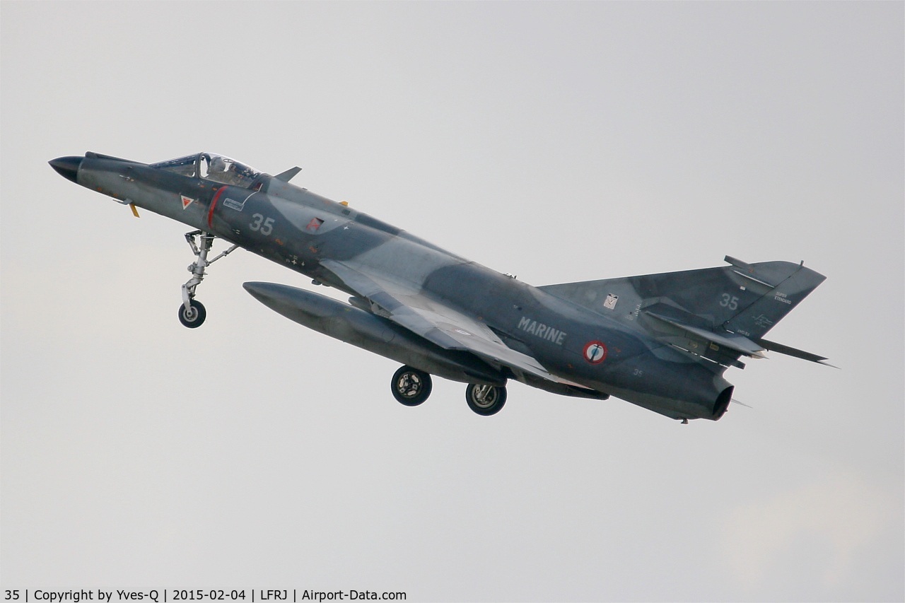 35, Dassault Super Etendard C/N 35, Dassault Super Etendard M (SEM), Take off rwy 08, Landivisiau Naval Air Base (LFRJ)