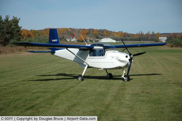 C-IGYY, 2001 Skycraft ARV Super 2 C/N CAN-002, ARV Super2 at Hawke Field near Oshawa, Ontario, Canada