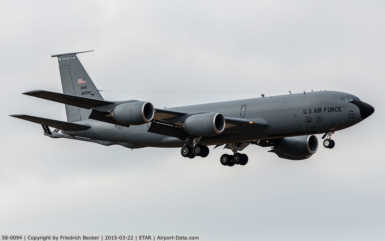 58-0094, 1958 Boeing KC-135T Stratotanker C/N 17839, on final RW08