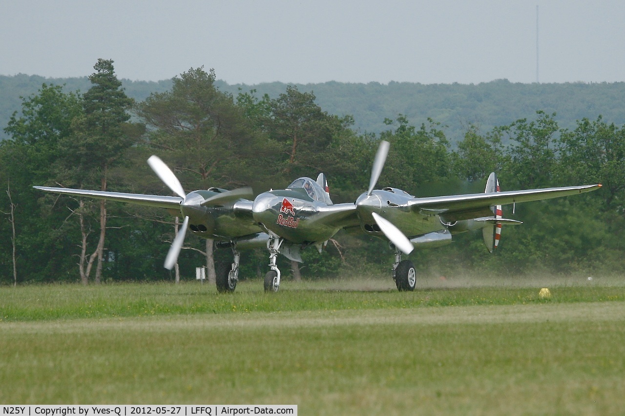 N25Y, 1944 Lockheed P-38L-5LO Lightning C/N AF44-53254, Lockheed P-38L Lightning, Take off, La Ferté-Alais Airfield (LFFQ) Air Show 2012