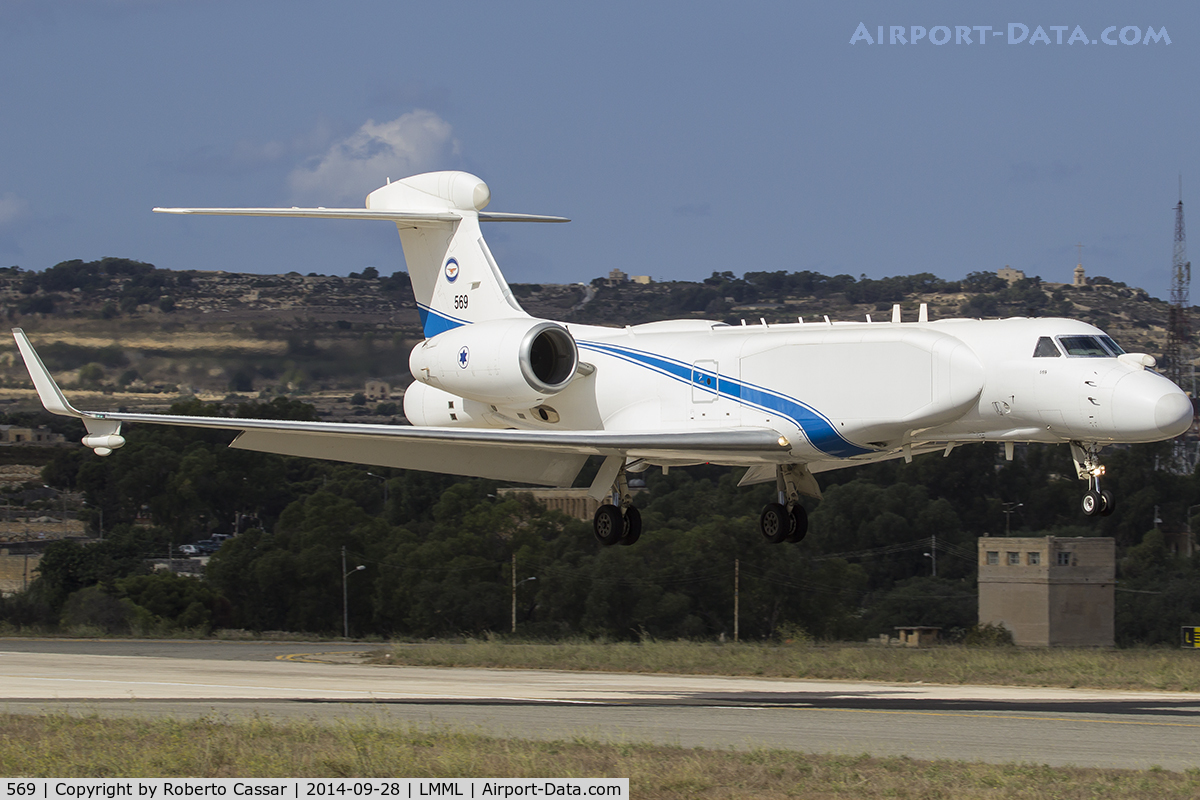 569, 2005 Gulfstream Aerospace GV SP (G550) Eitam C/N 5069, Runway 05