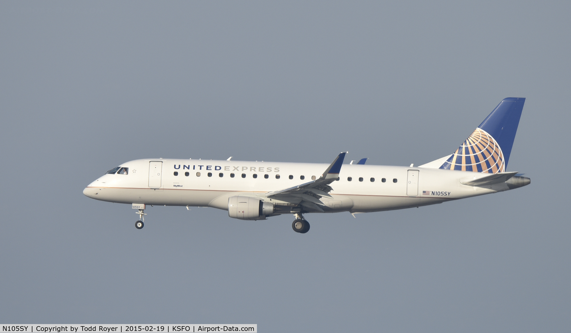 N105SY, 2014 Embraer 175LR (ERJ-170-200LR) C/N 17000395, Landing at SFO