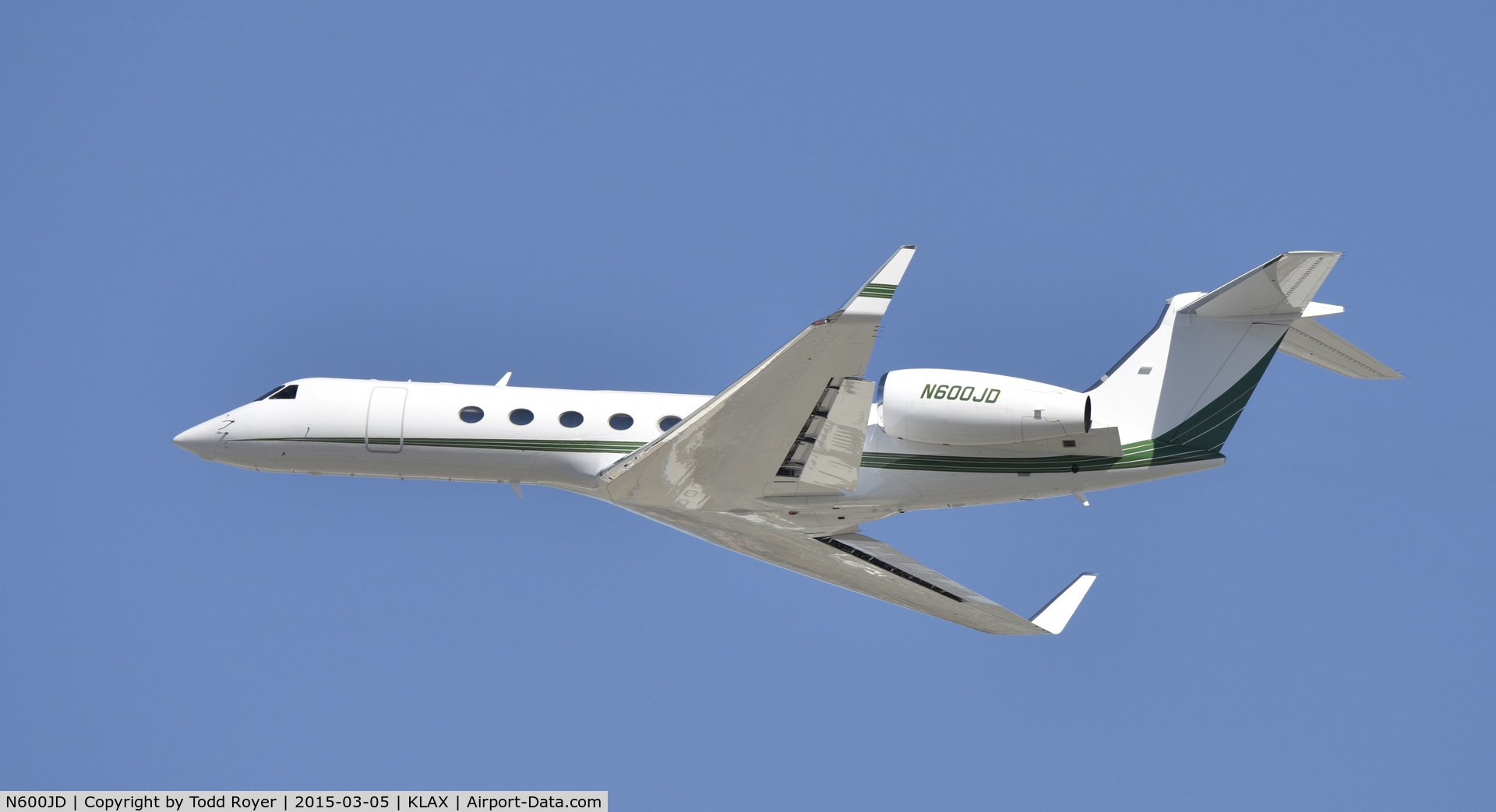 N600JD, 2001 Gulfstream Aerospace G-V C/N 640, Departing LAX on 25L