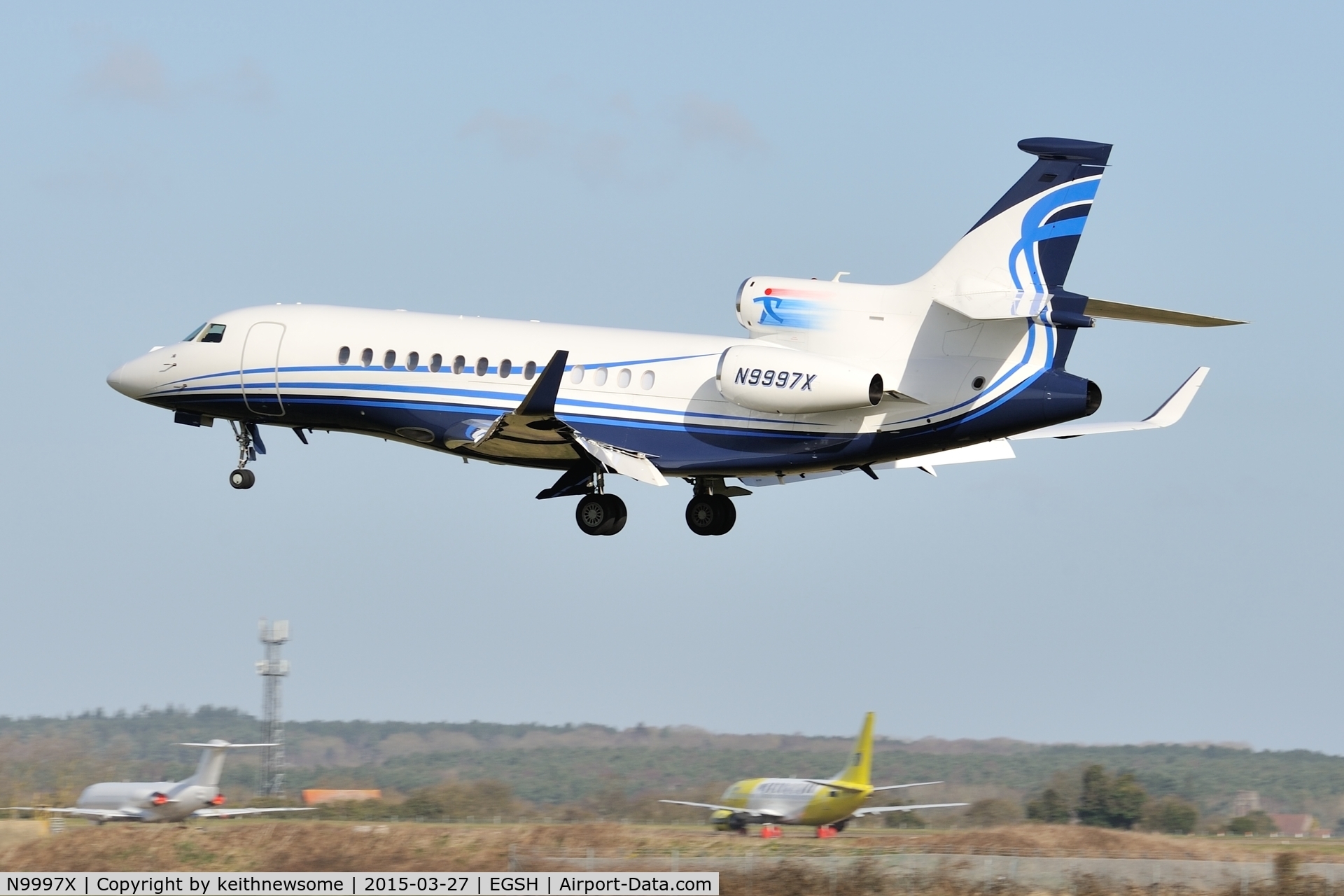 N9997X, 2009 Dassault Falcon 7X C/N 51, Landing onto runway 27.