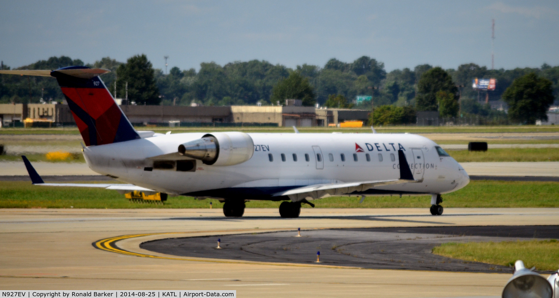N927EV, 2003 Bombardier CRJ-200ER (CL-600-2B19 C/N 7844, Taxi Atlanta