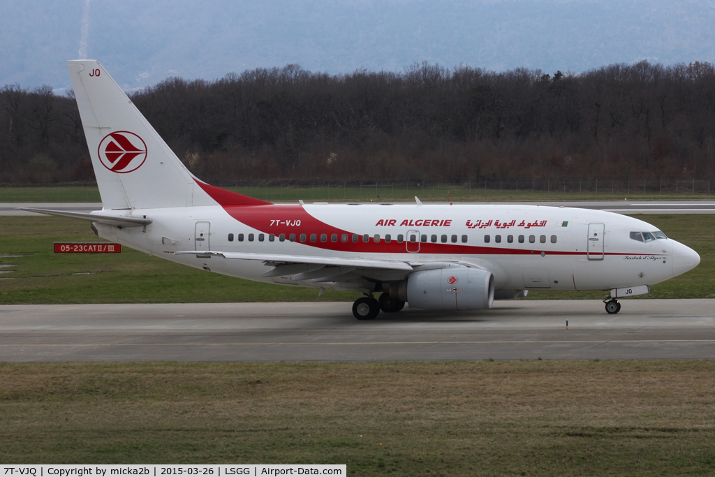 7T-VJQ, 2002 Boeing 737-6D6 C/N 30209, Taxiing