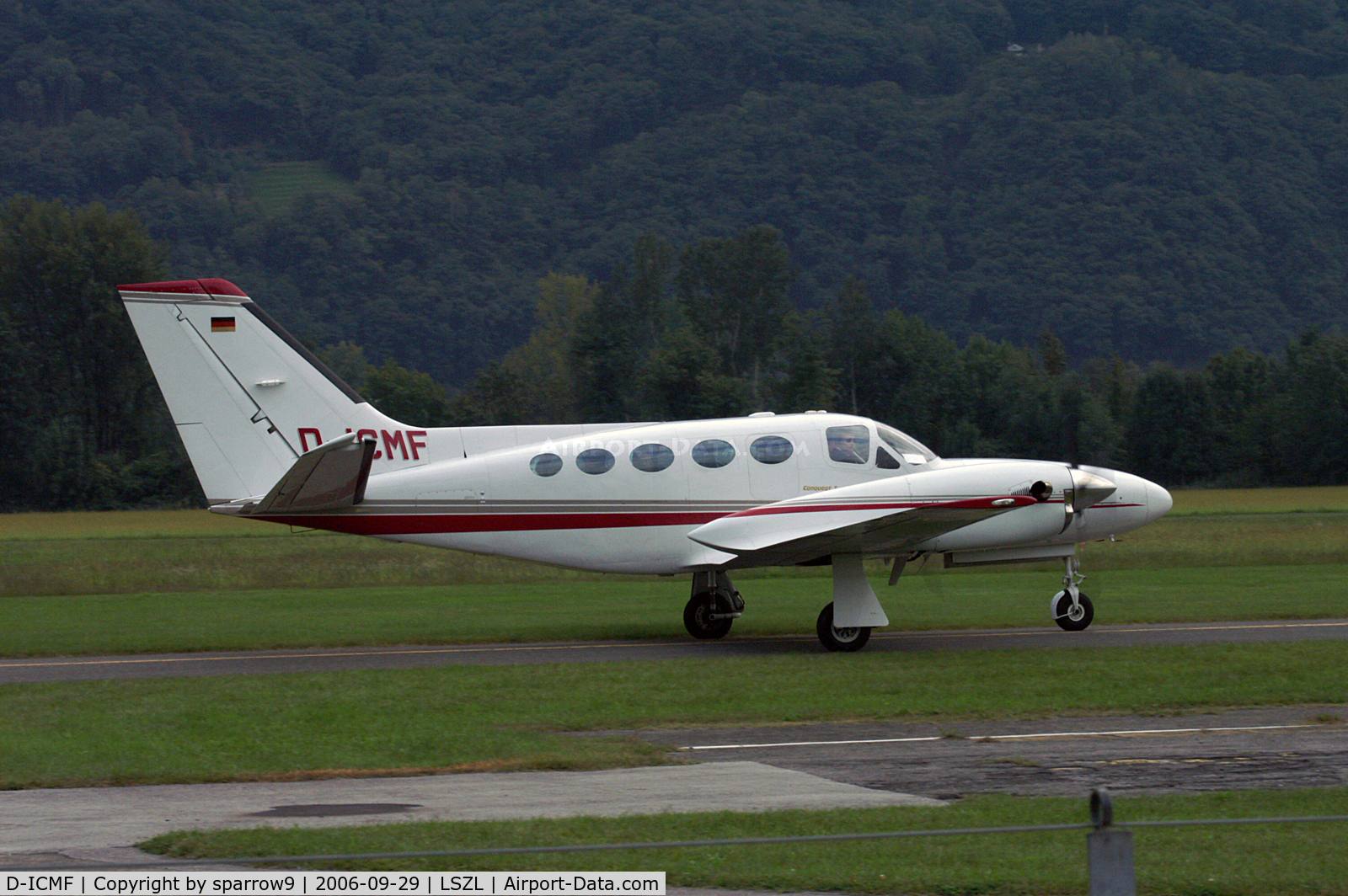 D-ICMF, 1989 Cessna 425 Conquest I C/N 425-0102, Taxying for the concrete runway at Locarno