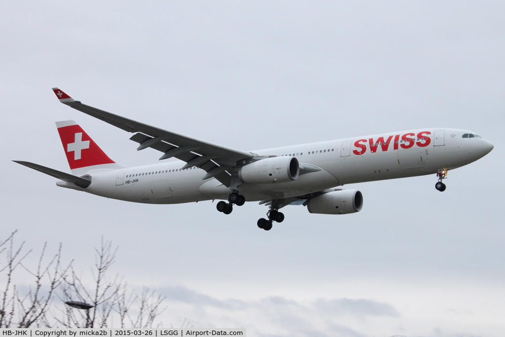 HB-JHK, 2011 Airbus A330-343X C/N 1276, Landing