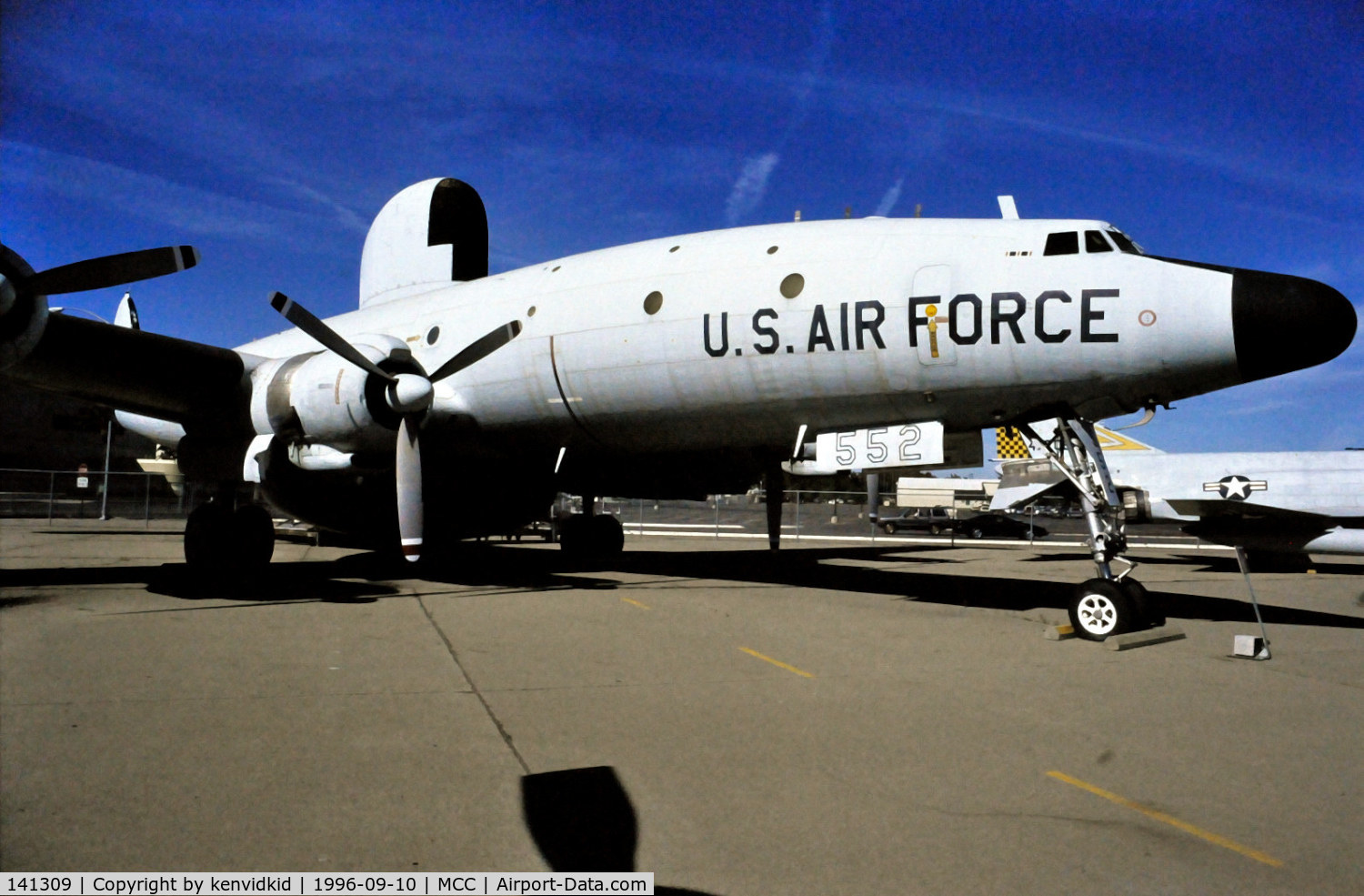 141309, Lockheed EC-121K Warning Star C/N 1049A-4433, Copied from slide. Painted as 53-552