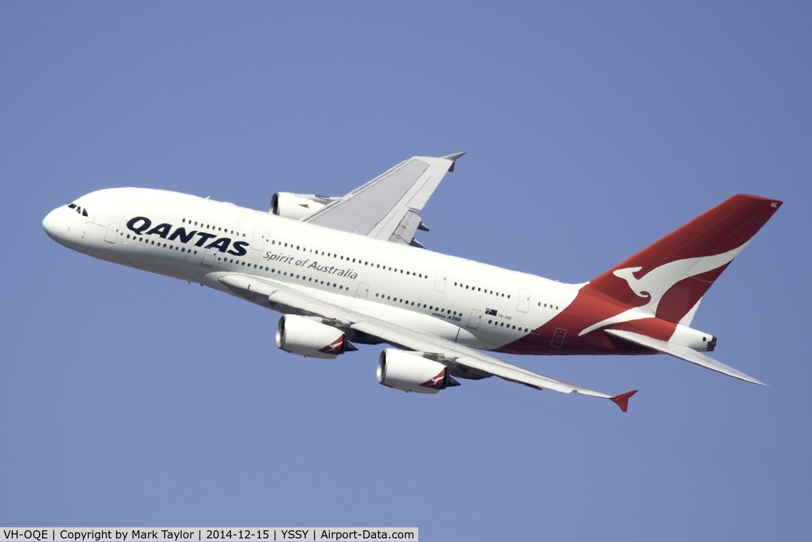 VH-OQE, 2009 Airbus A380-842 C/N 027, VH-OQE departing Sydney