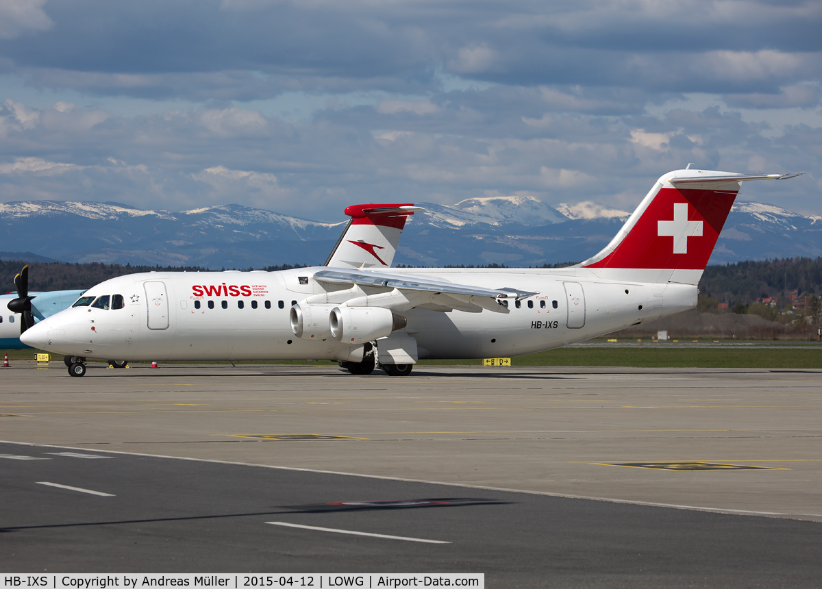 HB-IXS, 1995 British Aerospace Avro 146-RJ100 C/N E3280, Departure to Zurich.