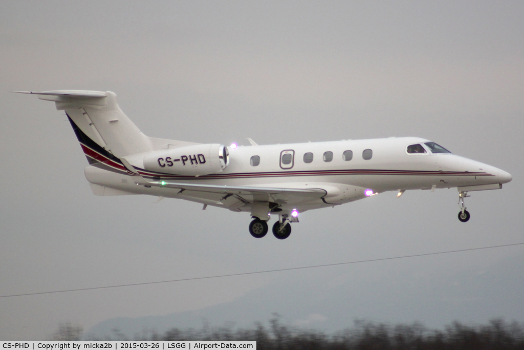 CS-PHD, 2014 Embraer EMB-505 Phenom 300 C/N 50500225, Landing