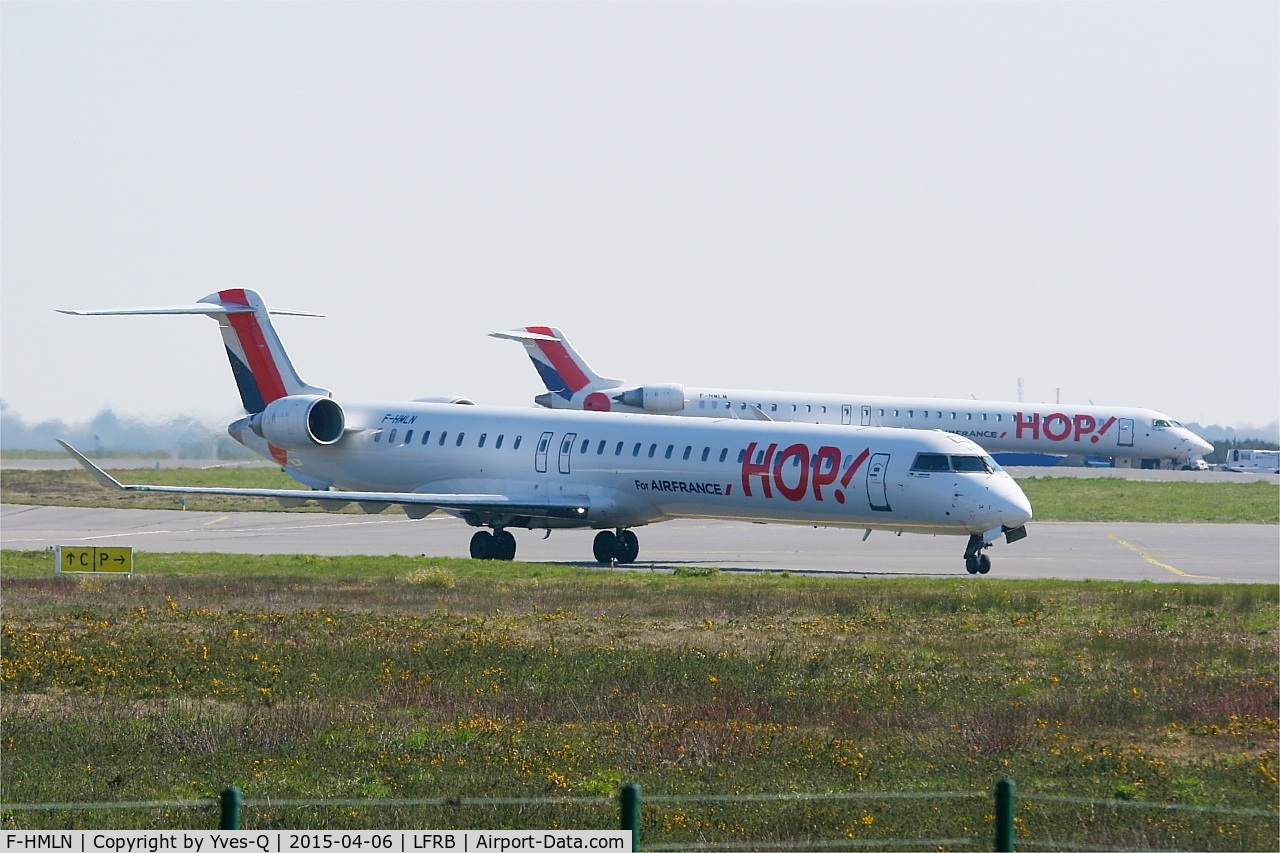 F-HMLN, 2012 Bombardier CRJ-1000EL NG (CL-600-2E25) C/N 19024, Canadair Regional Jet CRJ-1000, Taxiing to boarding area, Brest-Bretagne airport (LFRB-BES)