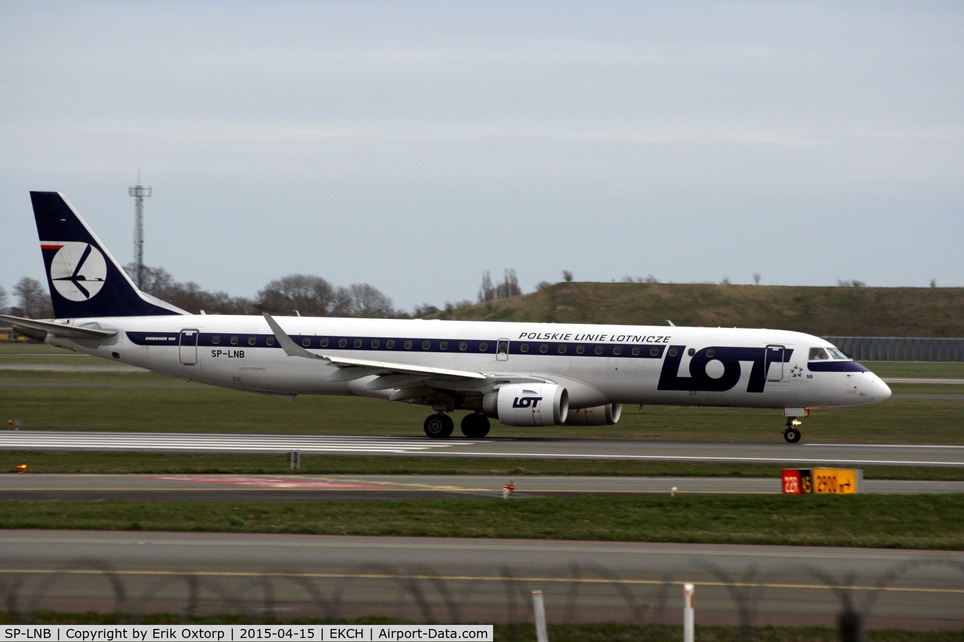SP-LNB, 2011 Embraer 195LR (ERJ-190-200LR) C/N 19000444, SP-LNB departing rw 22R