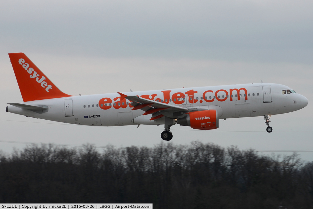 G-EZUL, 2012 Airbus A320-214 C/N 5019, Landing