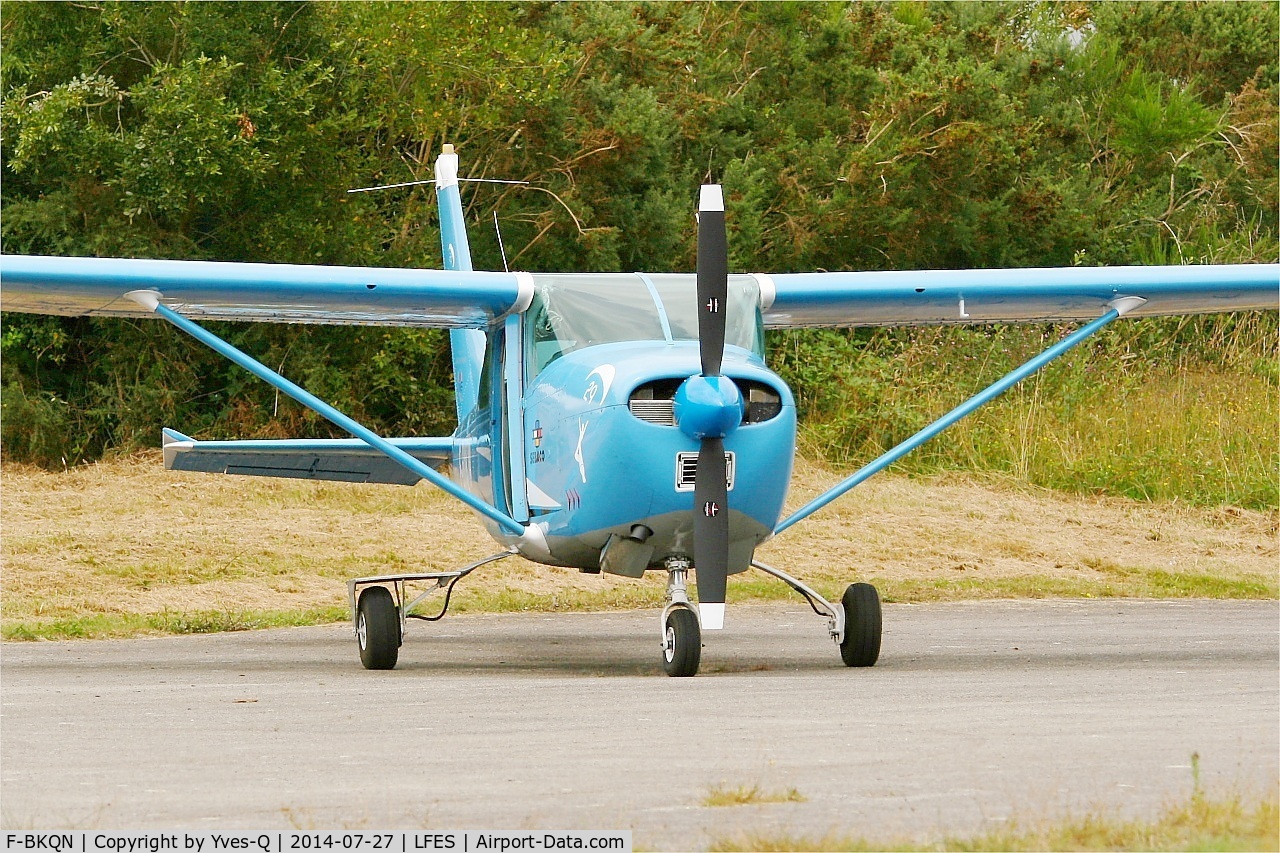 F-BKQN, Cessna 182F Skylane C/N 18254493, Cessna 182F Skylane, Guiscriff airfield (LFES) open day 2014