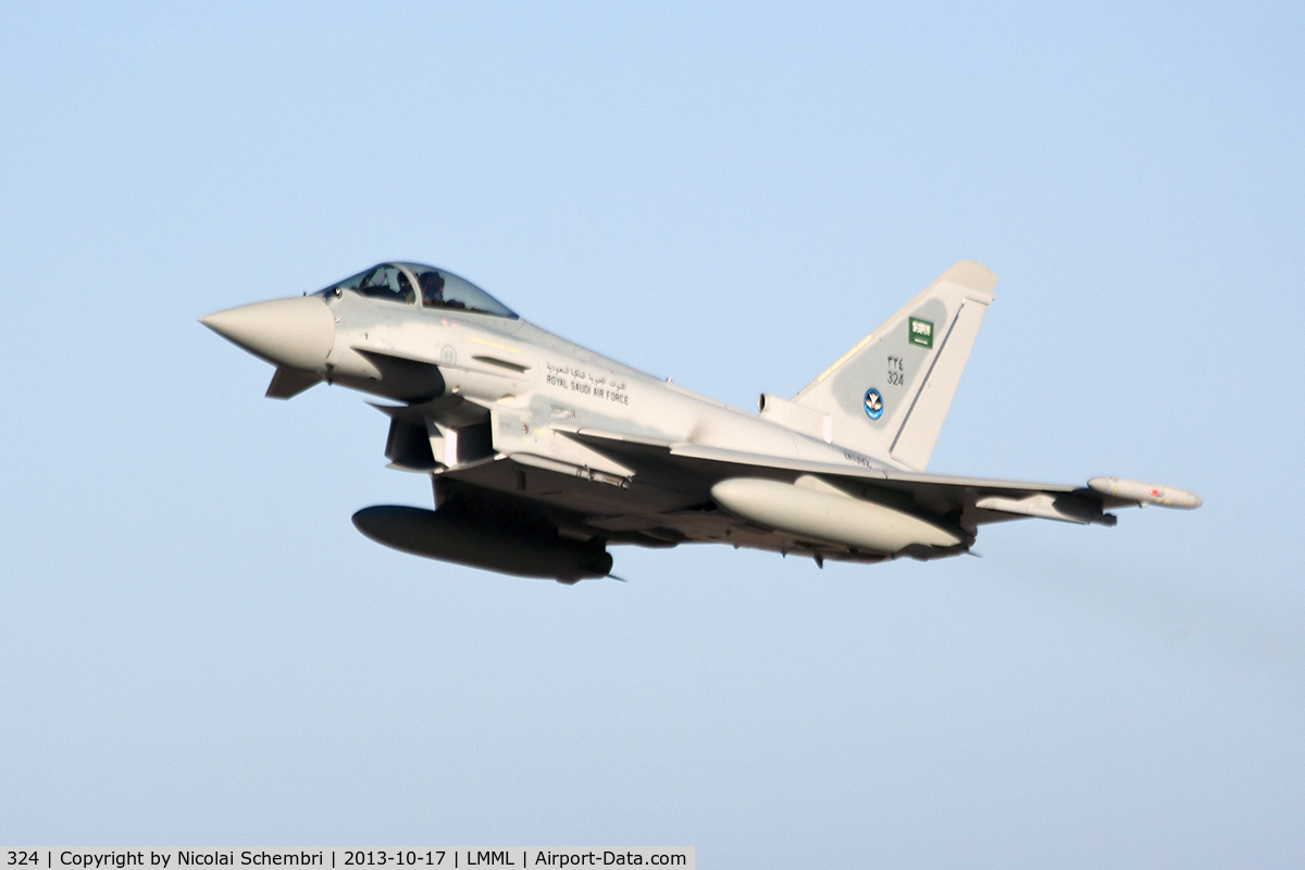 324, 2013 Eurofighter EF-2000 Typhoon F2 C/N 353/CS020, Airborne from touch & go on arrival