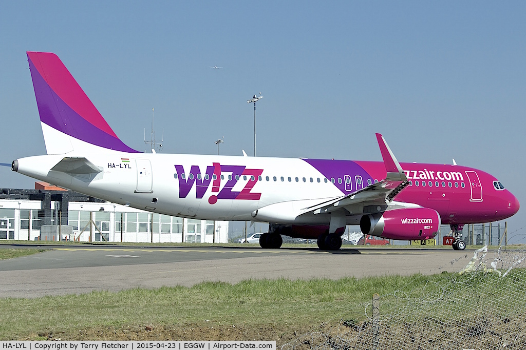 HA-LYL, 2015 Airbus A320-232 C/N 6489, 2015 Airbus A320-232SL, c/n: 6489 of Wizzair at Luton