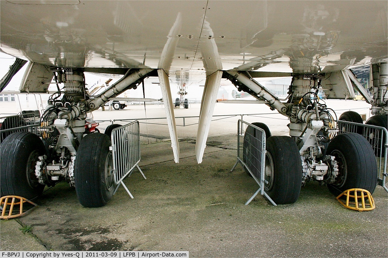 F-BPVJ, 1972 Boeing 747-128 C/N 20541, F-BPVJ - Boeing 747-128, Main landing gear,  Air & Space Museum Paris-Le Bourget (LFPB-LBG)