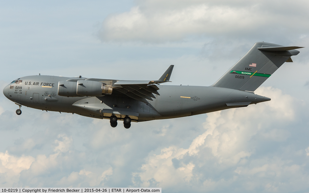 10-0219, Boeing C-17A Globemaster III C/N P-219, on final RW26